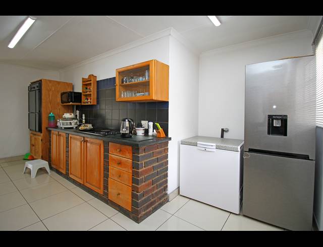 5 BEDROOM HOUSE FOR SALE IN BLOUBOSRAND